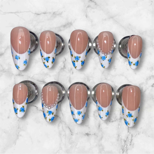 Mini Blue Rose and Pearl Nail Set